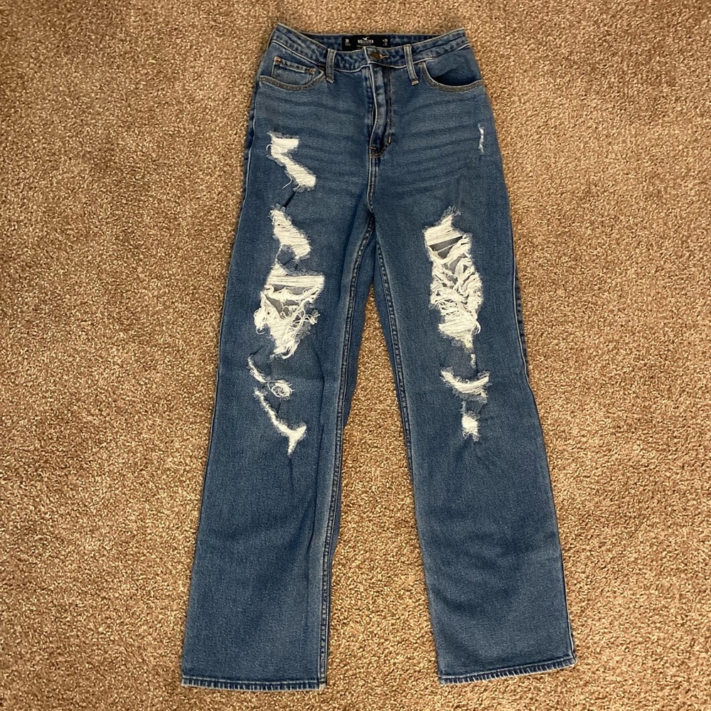 Selling these medium blue mom jeans from Hollister!